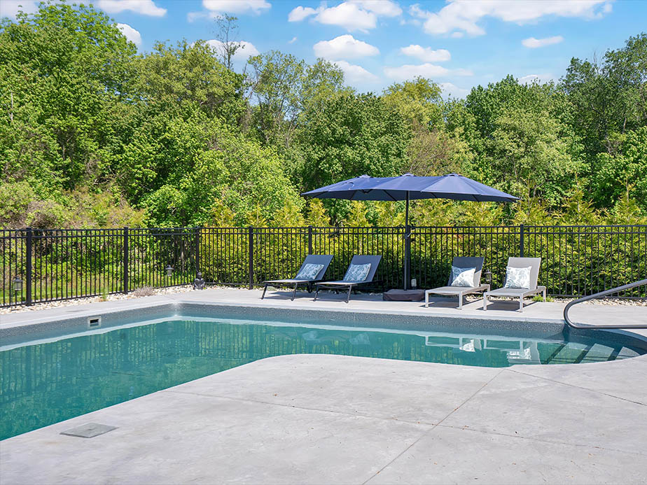 Pool Fence Example in Cordova Tennessee